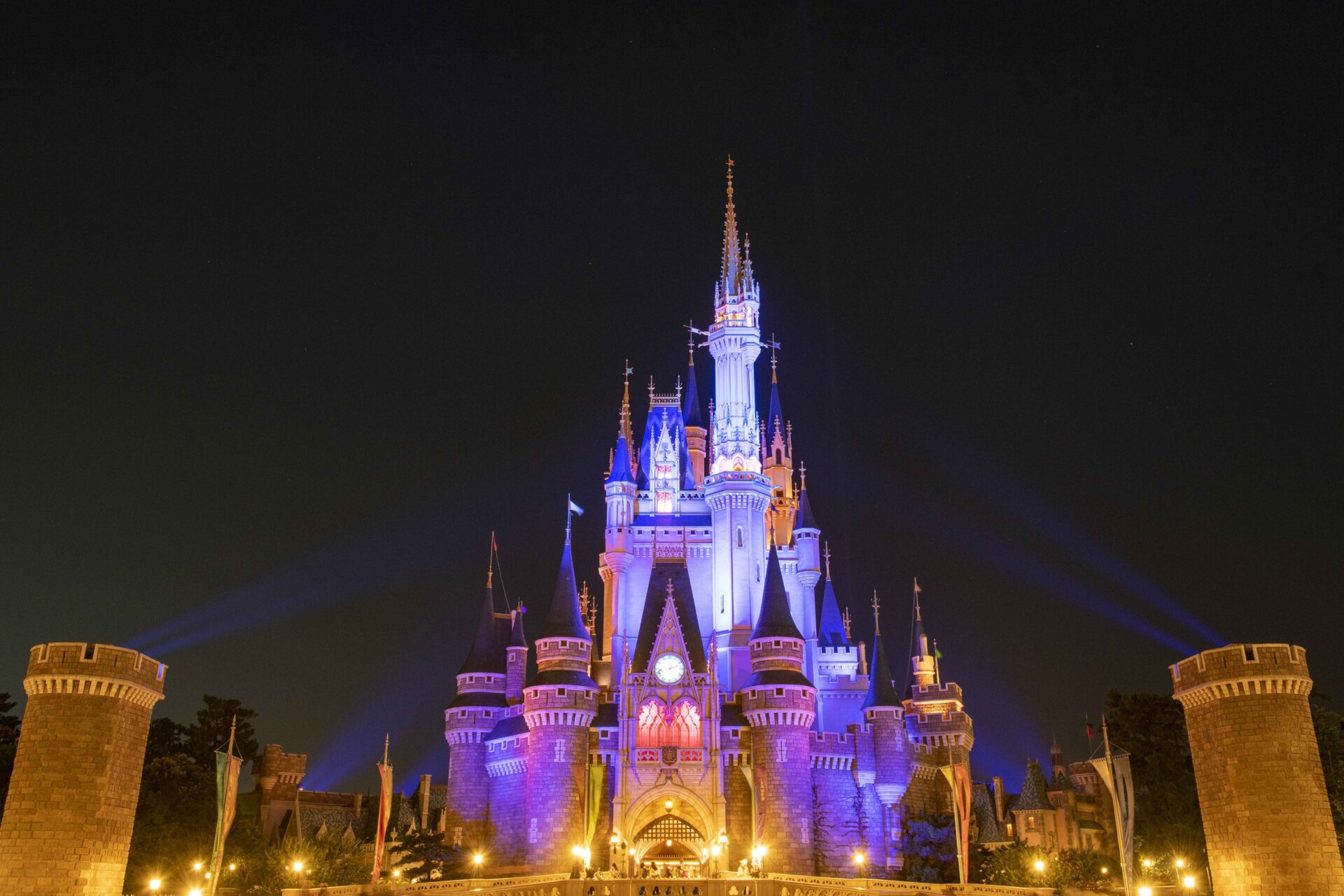 Tokyo Disneyland for Couples: Your Ultimate 2025 Guide to Romance, Magic & Disney Moments