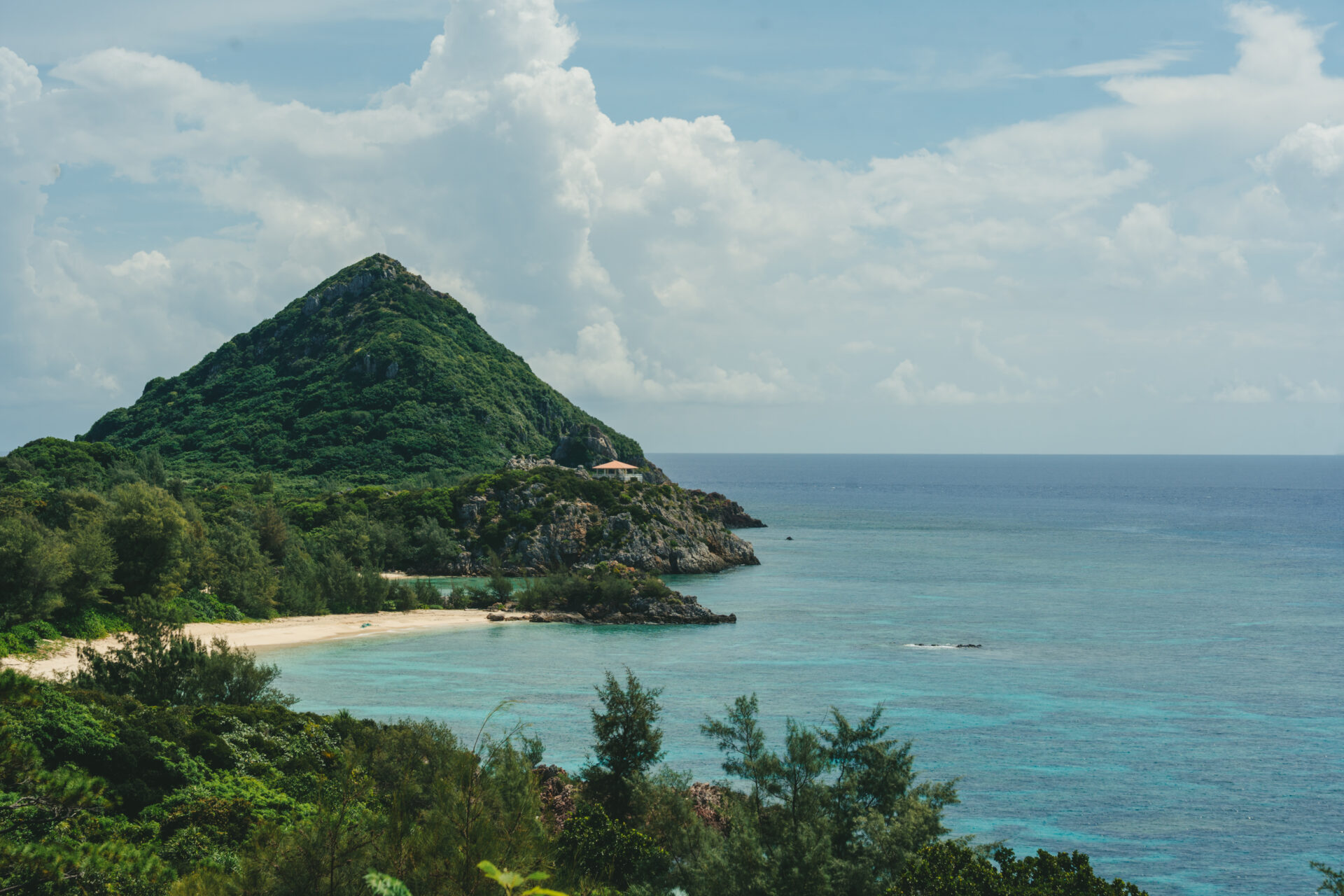 Izenajima, Okinawa: Pulau Tenang Tempat Semangat Kerajaan Ryukyu Masih Hidup