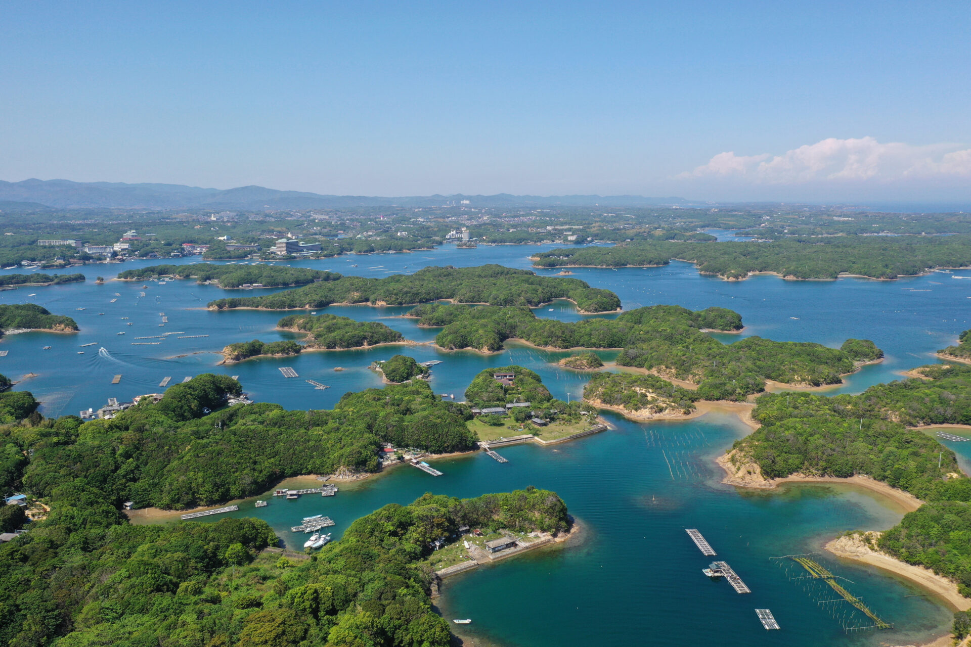 Terlindungi: Temukan Ketenangan Batin Anda: Perjalanan Perhatian yang Berakar pada Siklus Kuno Ise-Shima
